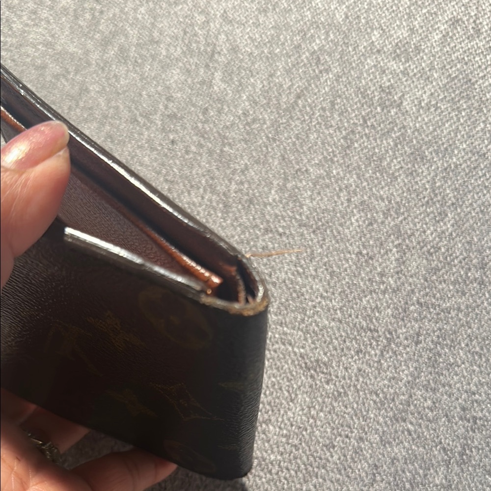 LOUIS VUITTON  Brown Monogram mens Wallet - Picture 5 of 12
